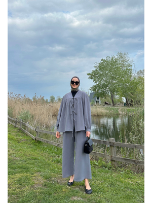 Antrasit Önden Bağlamalı Cupra Takım Antrasit Önden Bağlamalı Cupra Takım