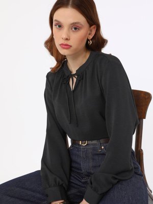 Siyah Aerobin Bağlama Detaylı Tunik