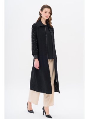 Siyah Kolları Taş Ve Ribana Detaylı Kapitone Desenli Hafif Kap