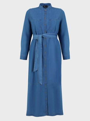 Açık Mavi Büyük Beden Doğal Kumaşlı Boydan Düğmeli Kot Elbise Açık Mavi Büyük Beden Doğal Kumaşlı Boydan Düğmeli Kot Elbise