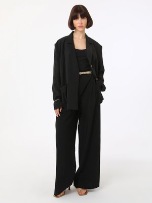 Siyah Exclusive Modal Kumaşlı Rahat Kalıp Şık Ceket