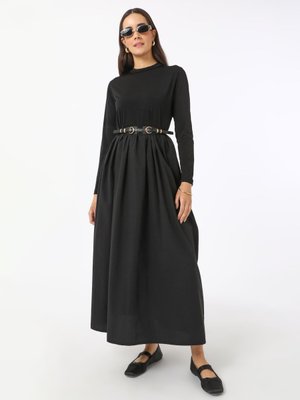 Siyah Beli Büzgü Detaylı Poplin Etekli Elbise