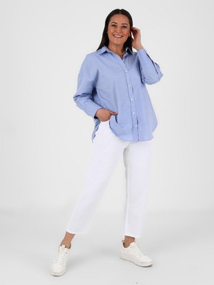 Beyaz Büyük Beden Doğal Kumaşlı Kot Pantolon Beyaz Büyük Beden Doğal Kumaşlı Kot Pantolon