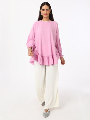 Lavanta Volan Detaylı Tunik Lavanta Volan Detaylı Tunik