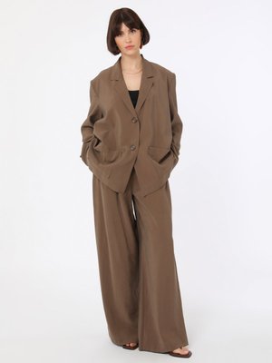 Kahverengi Exclusive Modal Kumaşlı Rahat Kalıp Şık Ceket