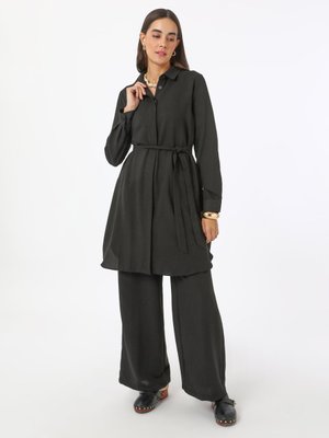 Siyah Pantolon Tunik İkili Takım