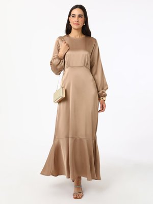 Volan Detaylı Saten Elbise Natural