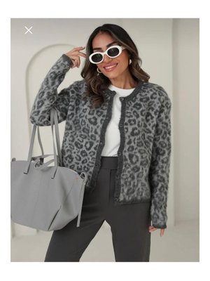 Sakallı Örme Leopar Hırka