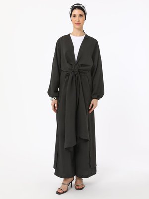 Siyah Yumuşak Tuşeli Bağlama Detaylı Kap Pantolon İkili Takım