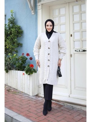 Saç Örgülü Düğmeli Triko Hırka