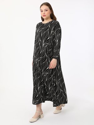 Büyük Beden Desenli Örme Elbise Siyah Ekru Büyük Beden Desenli Örme Elbise Siyah Ekru