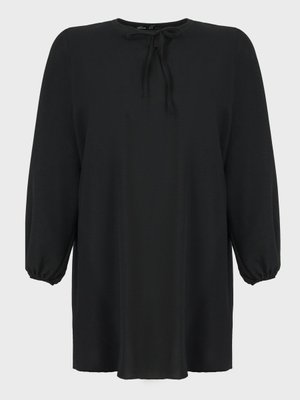 Siyah Yakası Biye Bağlama Detaylı Büyük Beden Tunik