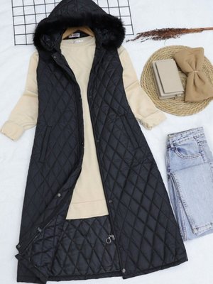 Siyah Çıkma Kapüşonlu Kapitone Uzun Yelek Siyah Çıkma Kapüşonlu Kapitone Uzun Yelek