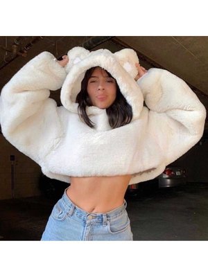 Beyaz Tarz Kulaklı Peluş Kaban