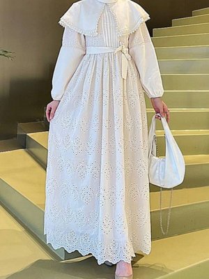 Bej Pelerin Yaka Dantel Detaylı Elbise