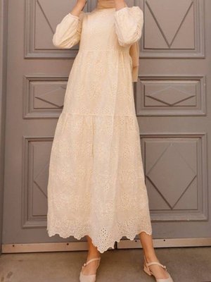 Bej Kolu Lastikli Parçalı Elbise