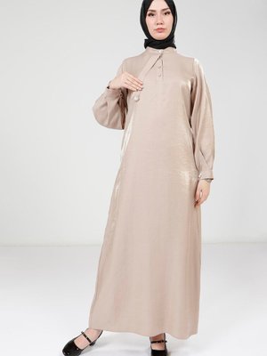 Taş Broşlu Renk Parlak Kumaş Elbise