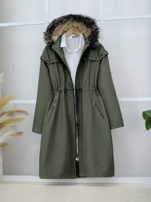 Haki Çıkma Kapüşonlu Yıldız Metal Detaylı Kaban