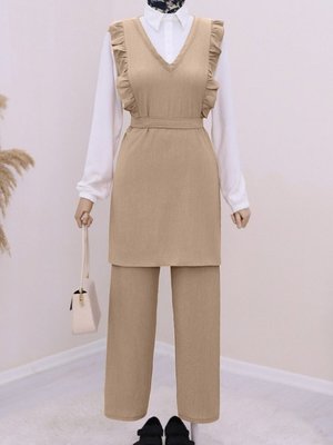 Bej Önü Fırfırlı Yarım Düğmeli Gömlek Yaka İkili Krınkıl Takım