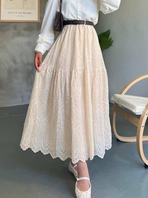 Bej Uzun Parçalı İnci Detaylı Beli Lastikli Etek Bej Uzun Parçalı İnci Detaylı Beli Lastikli Etek