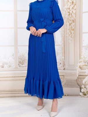 Mavi Önü Robalı Kolları Ve Bedeni Piliseli Elbise