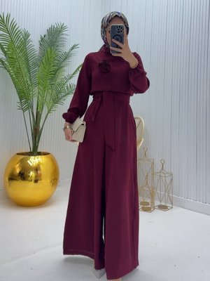 Bordo Dik Yaka Kemerli Güllü Tulum Bordo Dik Yaka Kemerli Güllü Tulum