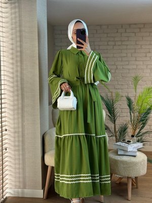 Yeşil Kolları Ve Eteği Süzene İşlemeli Parçalı Elbise