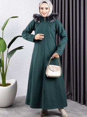 Zümrüt Yeşili Kapüşonu Kürklü Kaşe Kaban