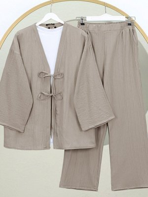 Vizon Önü Çift Bağcıklı Pantolonlu Krınkıl İkili Takım Vizon Önü Çift Bağcıklı Pantolonlu Krınkıl İkili Takım