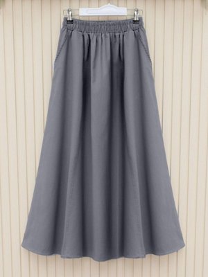 Füme Uzun Beli Lastikli Çift Cepli Gabardin Etek Füme Uzun Beli Lastikli Çift Cepli Gabardin Etek