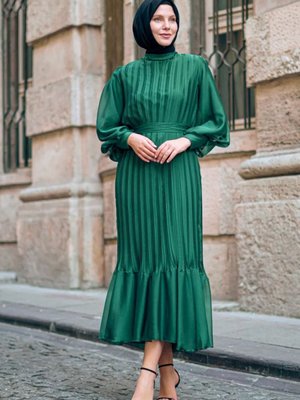Yeşil Pileli Kemerli Elbise