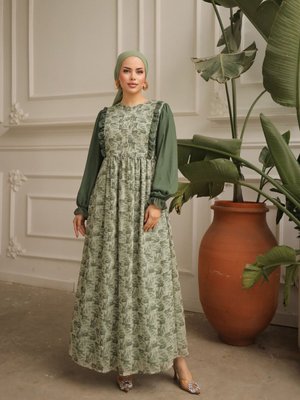 Yeşil Fırfırlı Garni Şifon Elbise