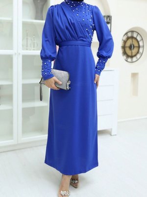 Saks Kruvaze Yaka İnci Detaylı Krep Abiye Elbise