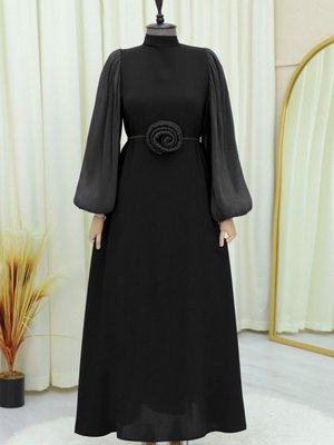Siyah Balon Kol Manşeti Lastikli Güllü Kemerli Abiye Elbise