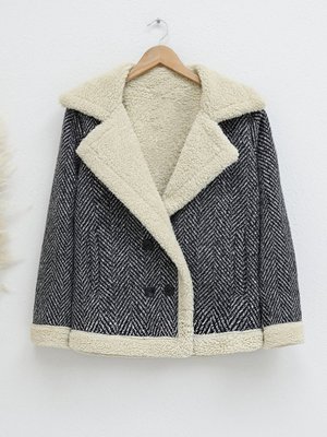 Siyah İçi Kürklü Düğmeli Mont