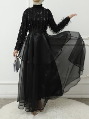 Siyah Yakası Lastikli Kuşaklı Pullu Tül Abiye Elbise