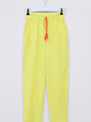 Sarı Paçası Pens Dikişli Bağcık Detaylı Pantolon Sarı Paçası Pens Dikişli Bağcık Detaylı Pantolon
