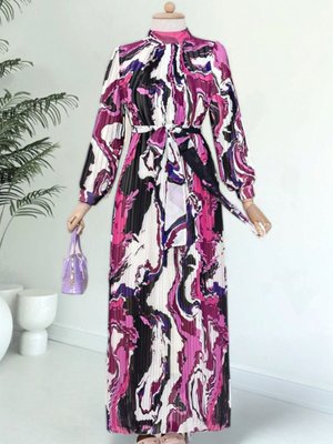 Lila Desenli Pliseli Kuşaklı Şifon Elbise