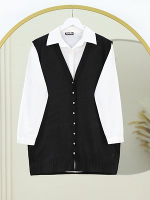 Siyah V Yaka Düğmeli Triko Yelek