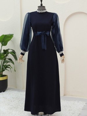 Lacivert Yakası Ve Kolları Taşlı Beli Bağcıklı Organze Kol Abiye Elbise