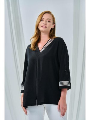 Siyah Büyük Beden Yaka Ve Kol Serit Detaylı Bluz