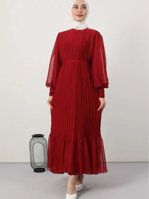 Kırmızı Pileli Kemerli Elbise Kırmızı Pileli Kemerli Elbise