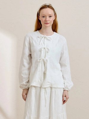 Beyaz Fistolu Müslin Fiyonklu Bluz