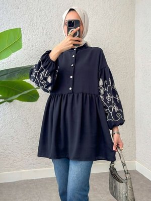Lacivert Yarım Düğmeli Kolu Lastikli Nakışlı Parçalı Tunik
