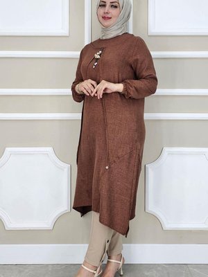 Kahverengi Yaka Sallantı Aksesuar Detaylı Tunik