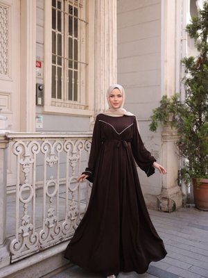 Kahverengi Ankanoor V Robalı Biyeli Belmando Elbise Kahverengi Ankanoor V Robalı Biyeli Belmando Elbise
