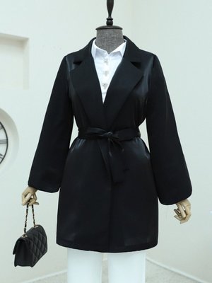 Siyah Kolları Volanlı Bağcıklı Saten Ceket Siyah Kolları Volanlı Bağcıklı Saten Ceket