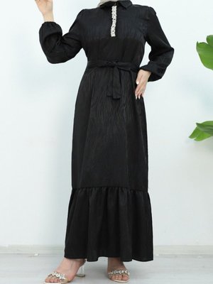 Siyah Eteği Parçalı Kolu Lastikli Taş Detaylı Elbise Siyah Eteği Parçalı Kolu Lastikli Taş Detaylı Elbise