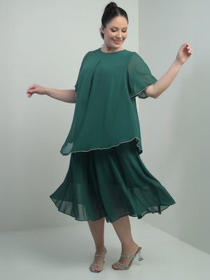 Zümrüt Yeşili Kısa Volan Kollu Astarlı Taş Detaylı Büyük Beden Şifon Midi Elbise