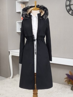 Siyah Metal Yıldız Detaylı Kapüşonlu Uzun Kaban